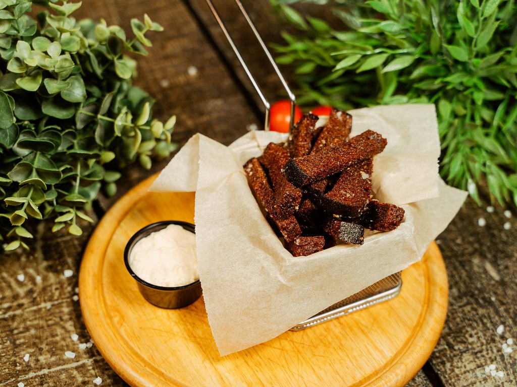 Гренки с фирм. сырным соусом БОРОДИНСКИЕ