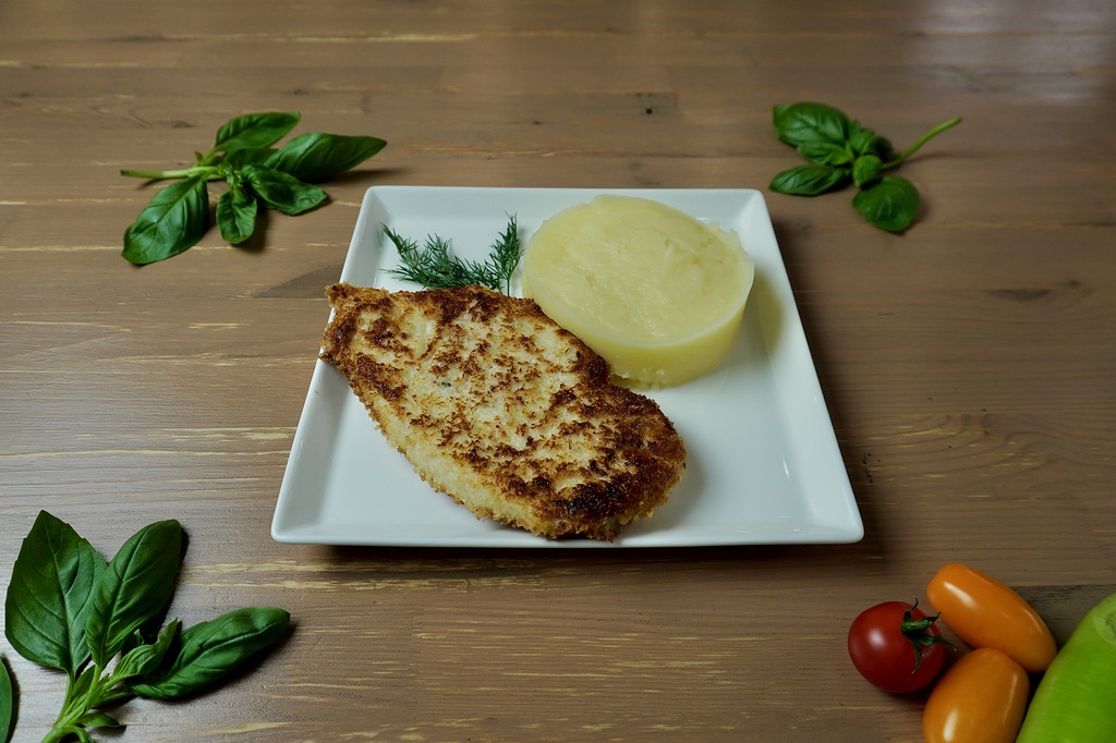 Шницель куриный с картофельным пюре