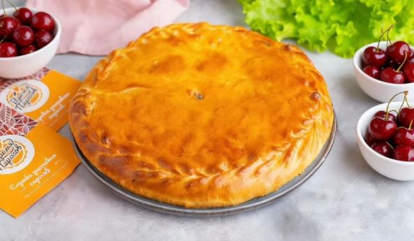 Осетинский пирог с вишней