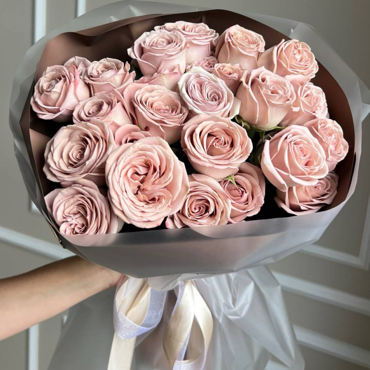 Моно букет из кустовых роз 52 (предзаказ)