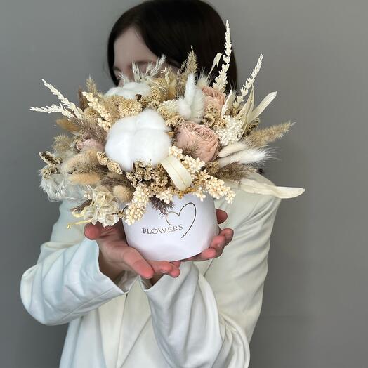 «Капучино» композицияг из сухоцветов