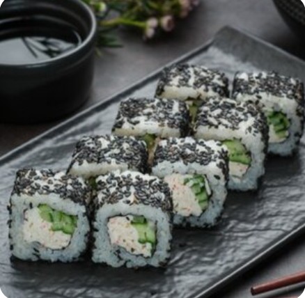 Ролл Калифорния с кунжутом