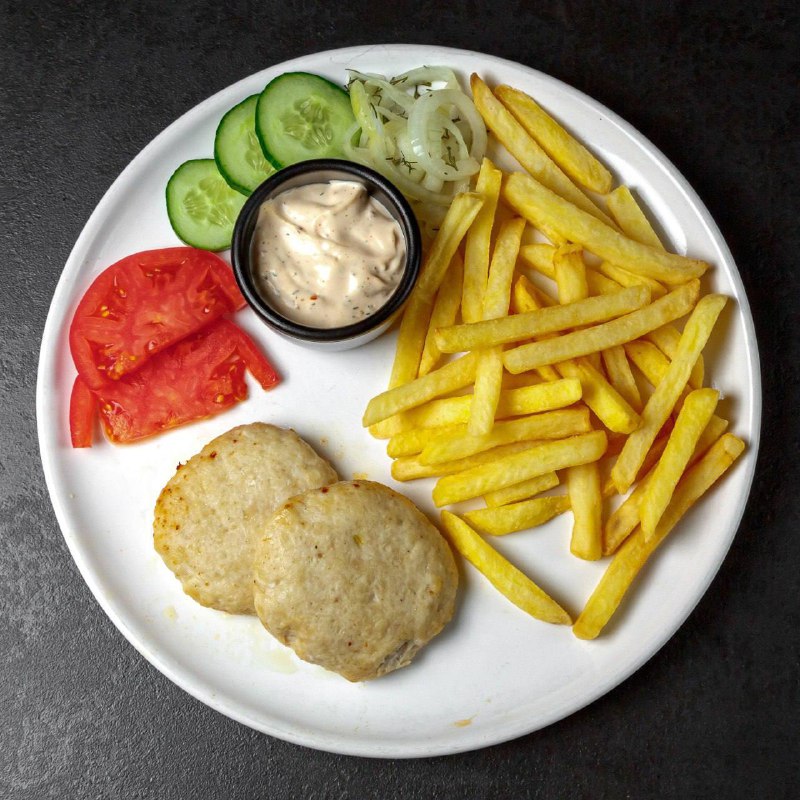 Комплексный обед с куриными котлетами 