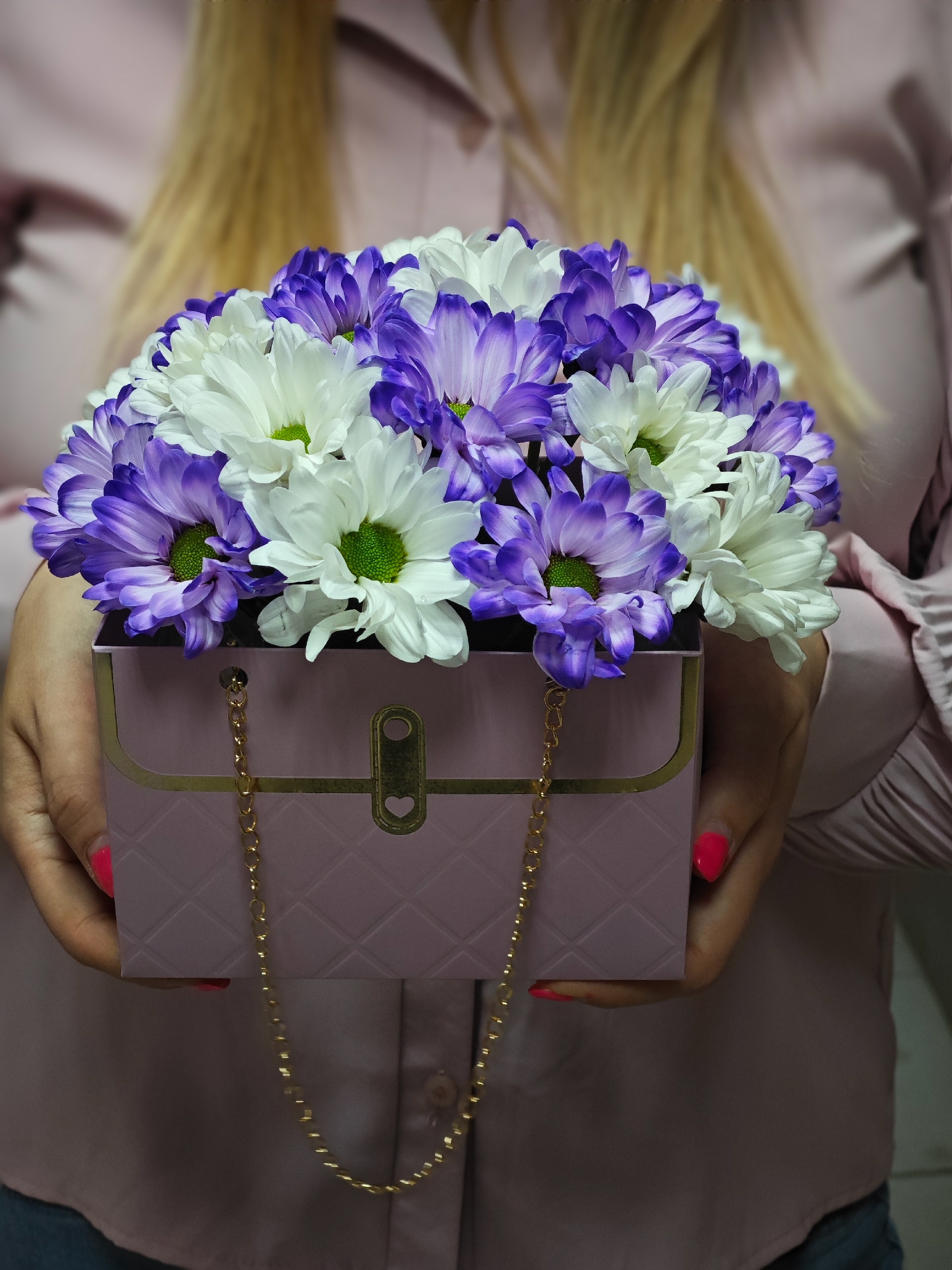 Цветы в сумочке "Сирень"