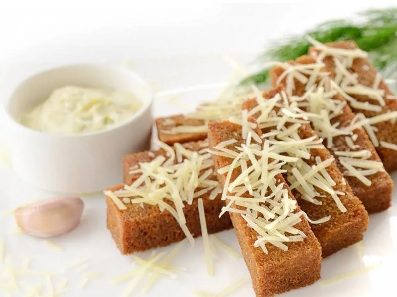 Гренки чесночные с сыром