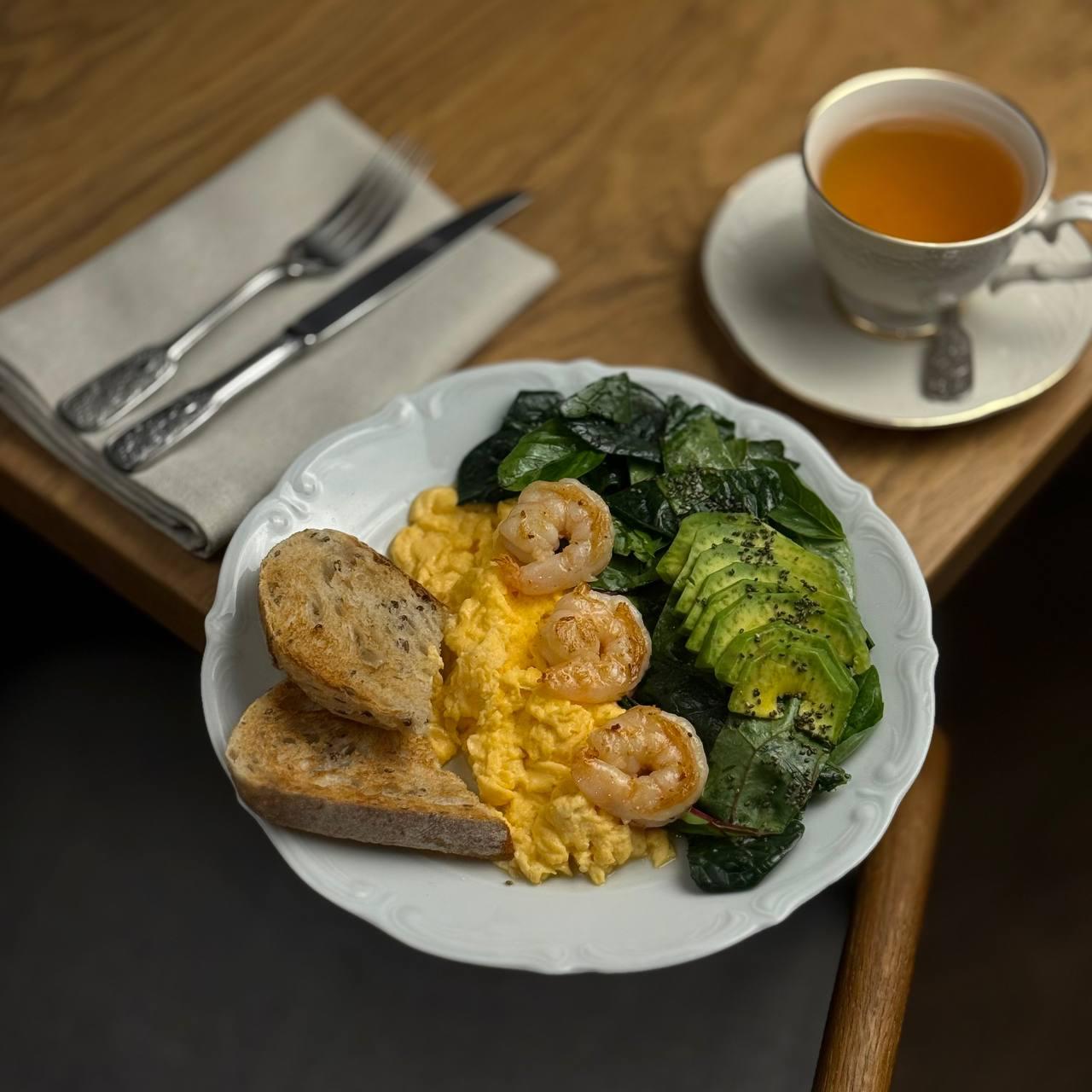 Большой завтрак с креветками