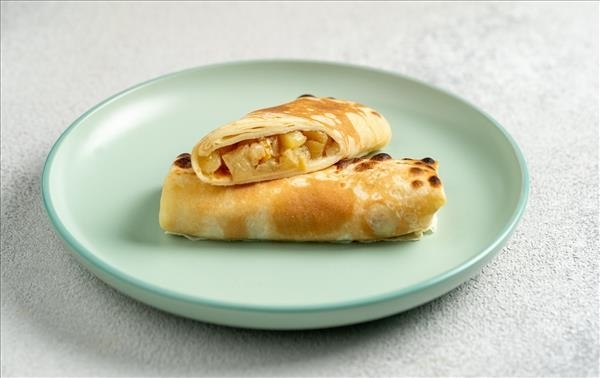 Блинчики с яблоком и корицей