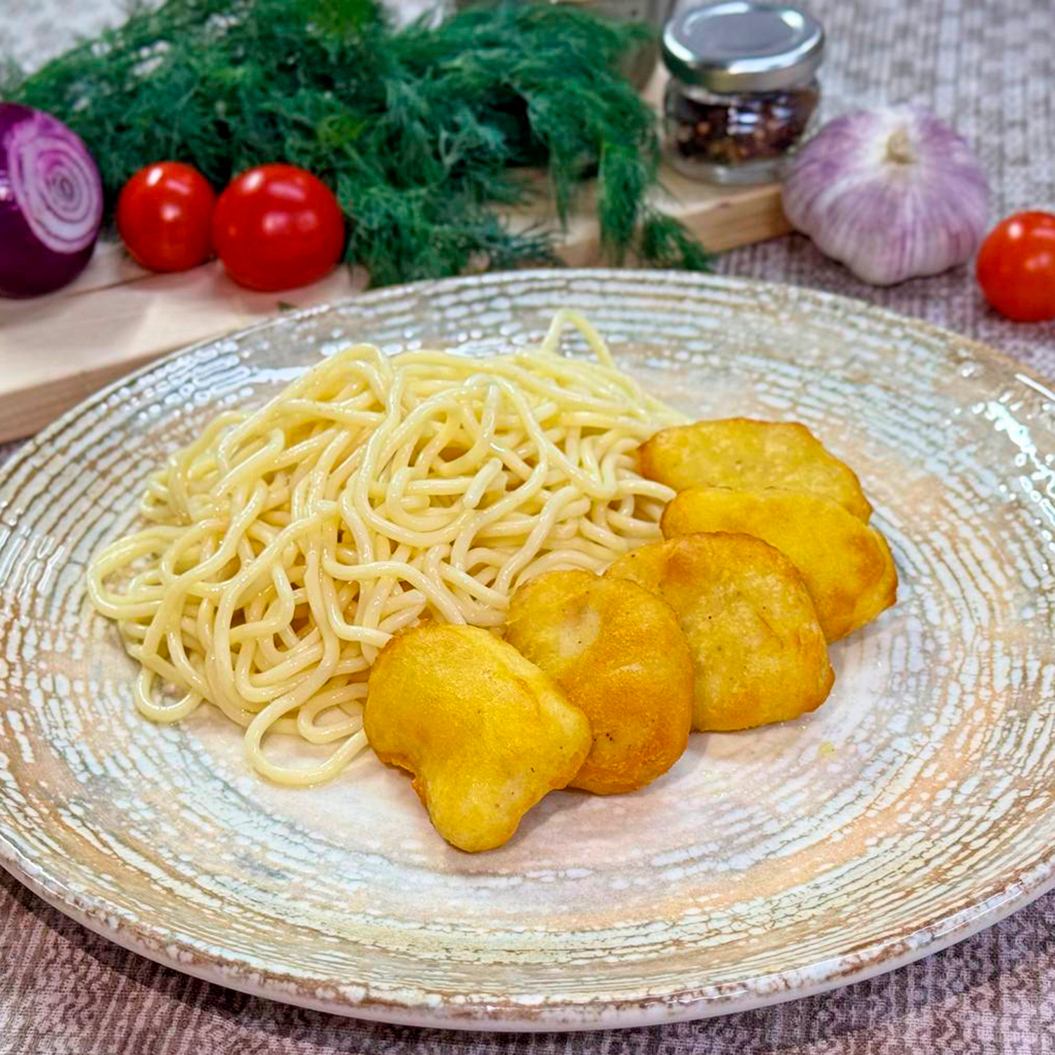 Спагетти с наггетсами