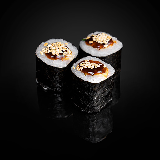 Классические роллы с угрем и огурцом