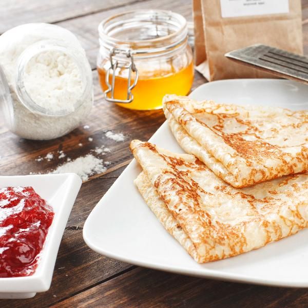 Блинчики с клубничным джемом