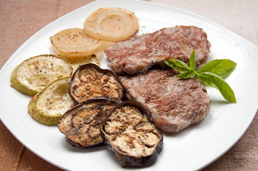 Телятина с печёными овощами