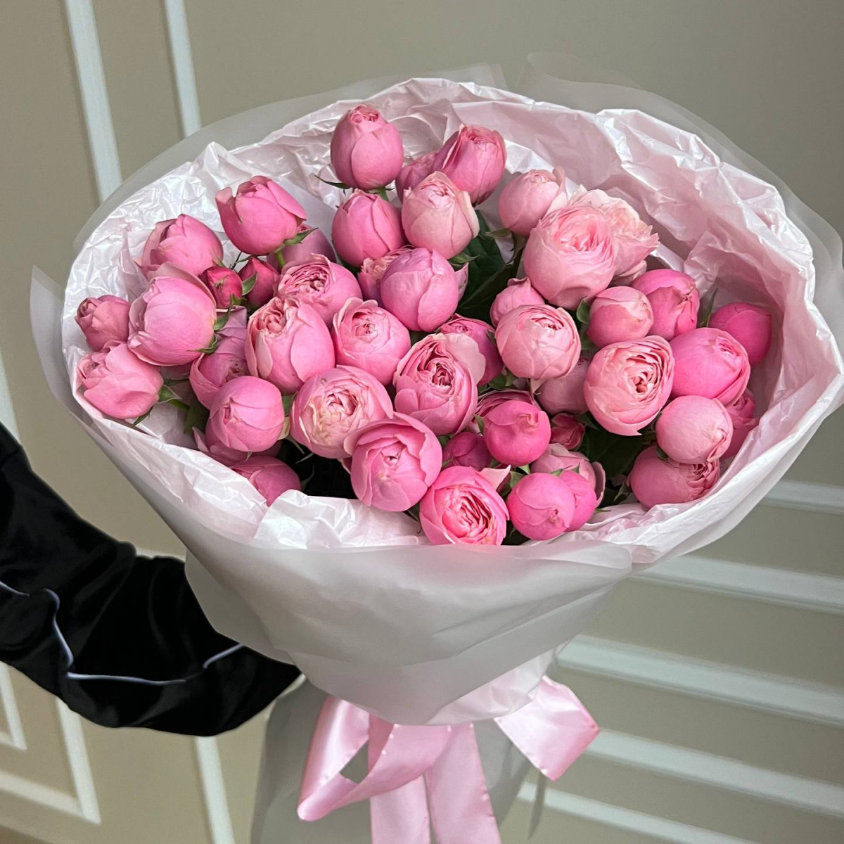 Моно букет из кустовых роз 7 (предзаказ)