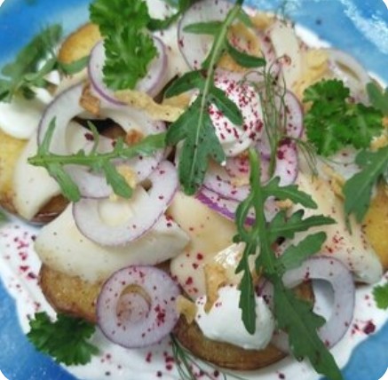 Закуска с солеными груздями