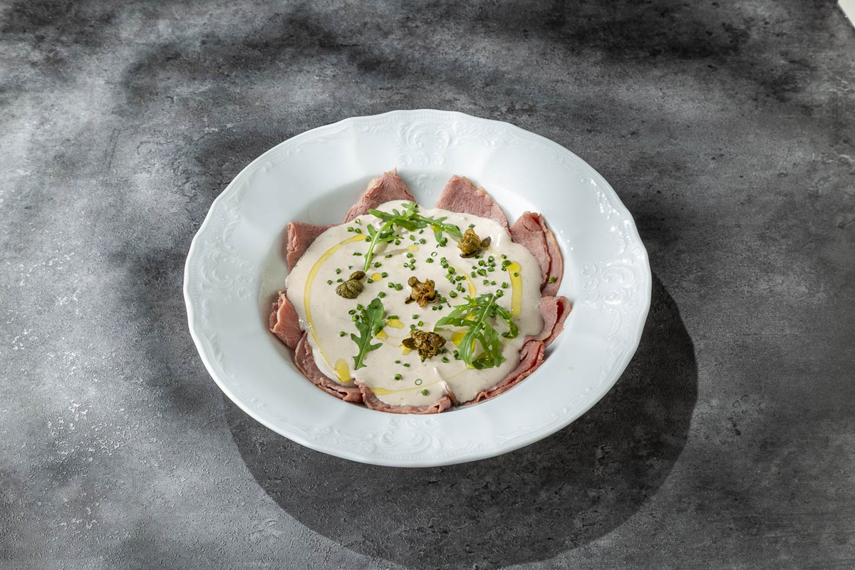 Ростбиф с вителло тоннато