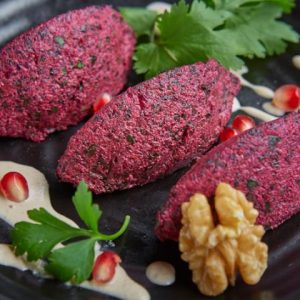 Пхали из свеклы с орехами