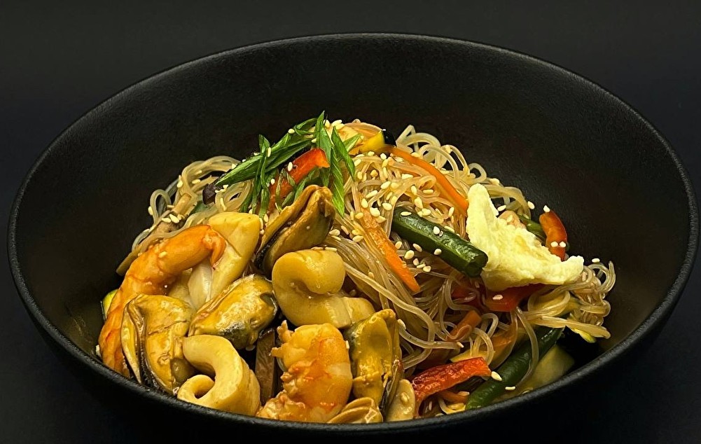 Лапша рисовая с морепродуктами