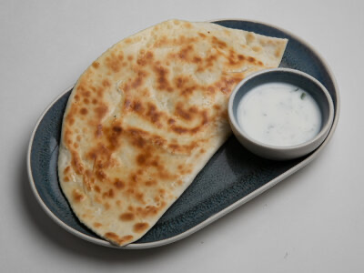 Кутаб с зеленью и сыром