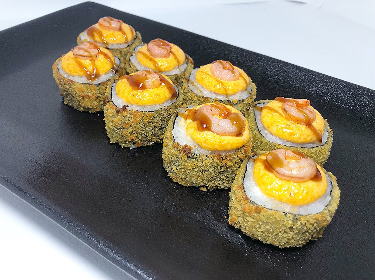 Ролл Кадзан с коктейльной креветкой