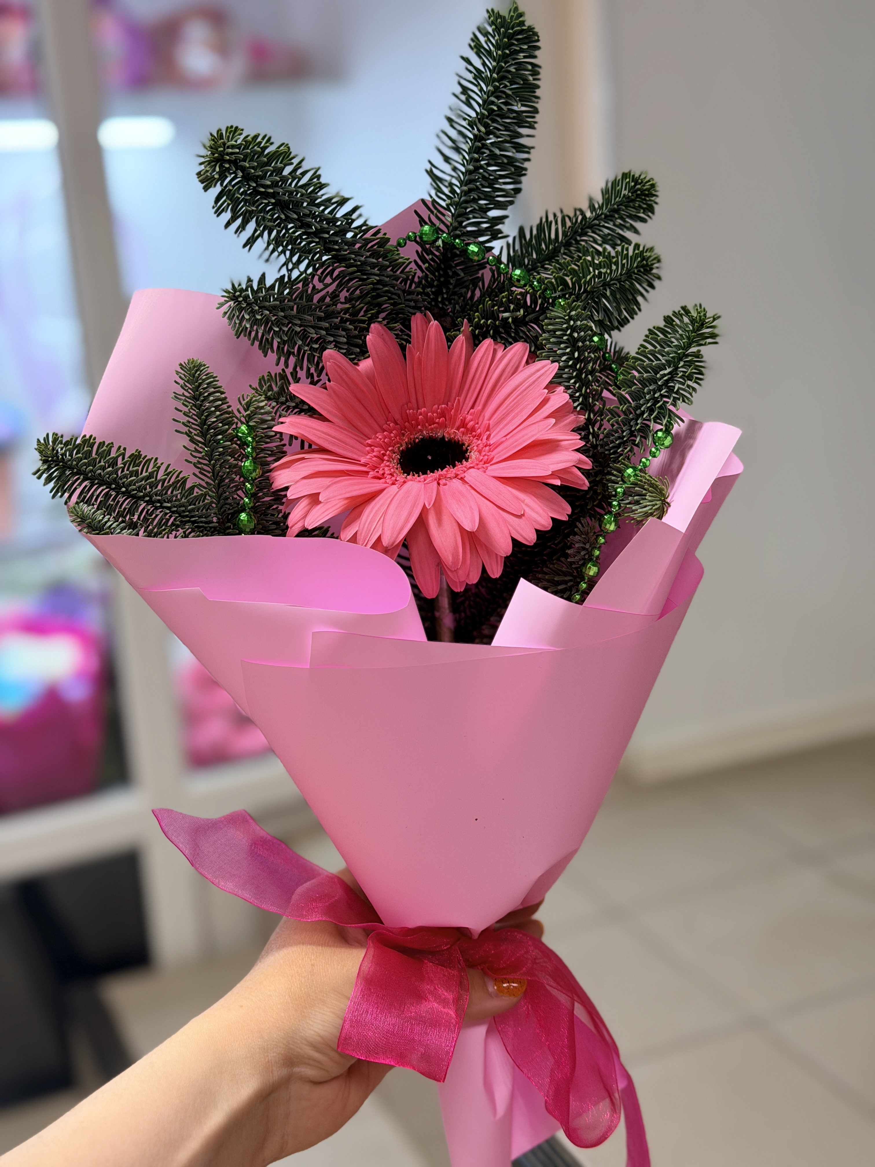 Букет из Гербера и нобилиса 