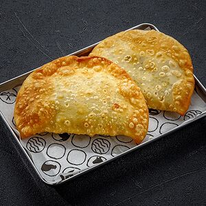 Чебуреки С мясом и куриным бульоном