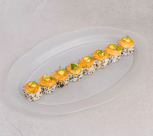 Ролл запеченный лосось-спайси манго