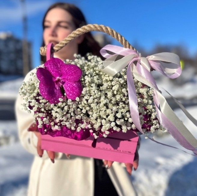 Корзина гипсофилы и ванды