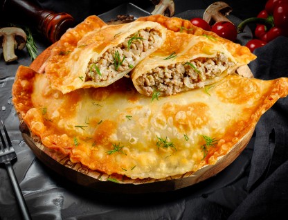 Чебуреки с мясом и сыром