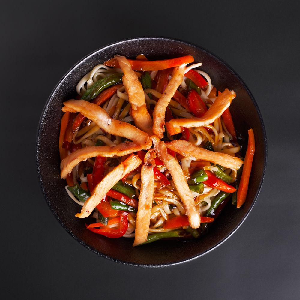 Удон с овощами, терияки и курицей