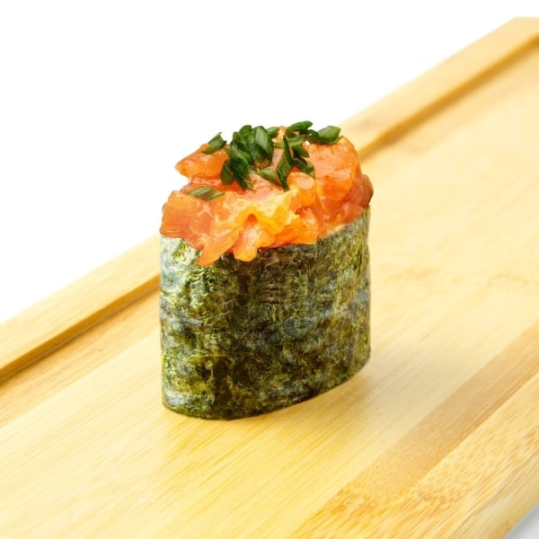 Гункан лосось копченый