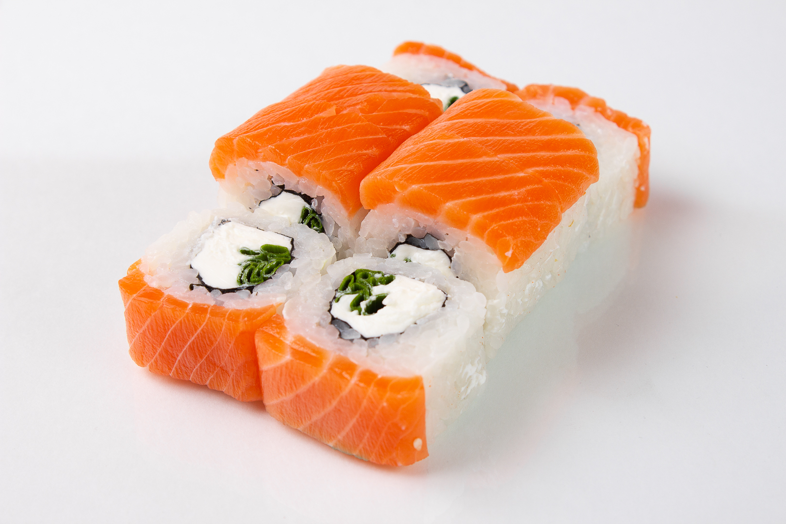 Ролл Филадельфия с зеленым луком