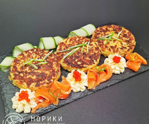 Картофельные драники с форелью