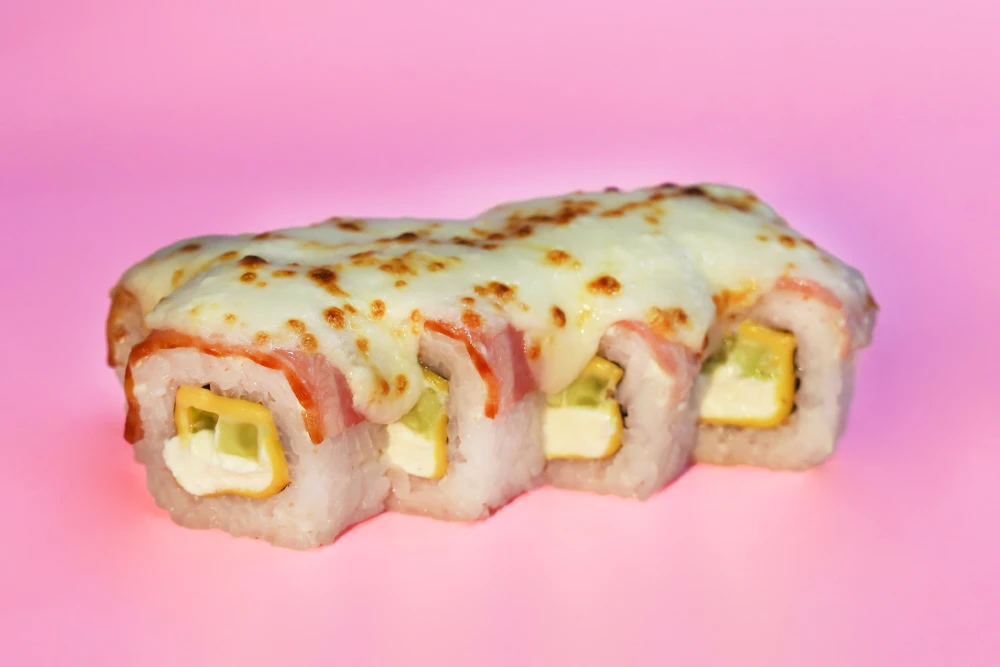 Запеченный ролл 4 сыра в беконе