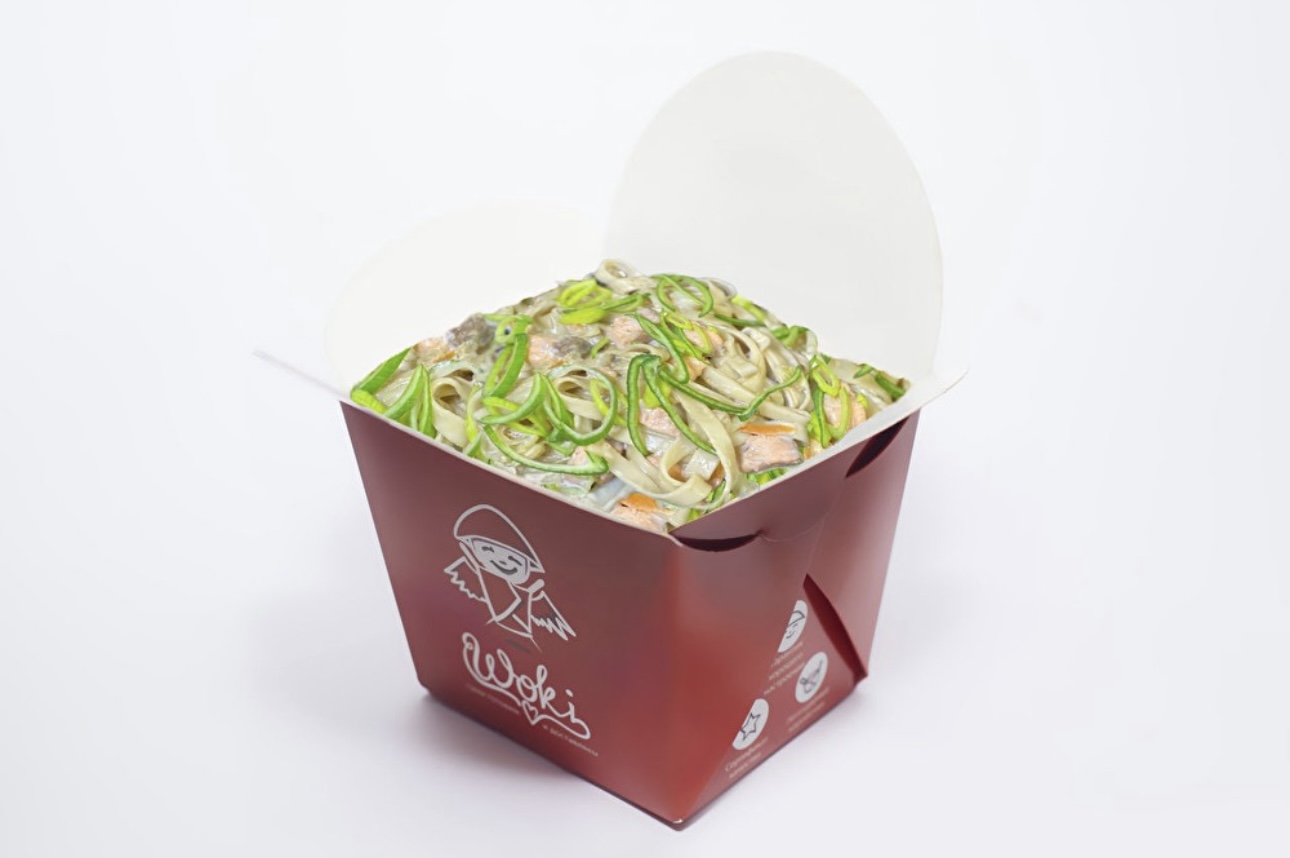 Вок 12 Сливочный вок с лососем и кальмаром