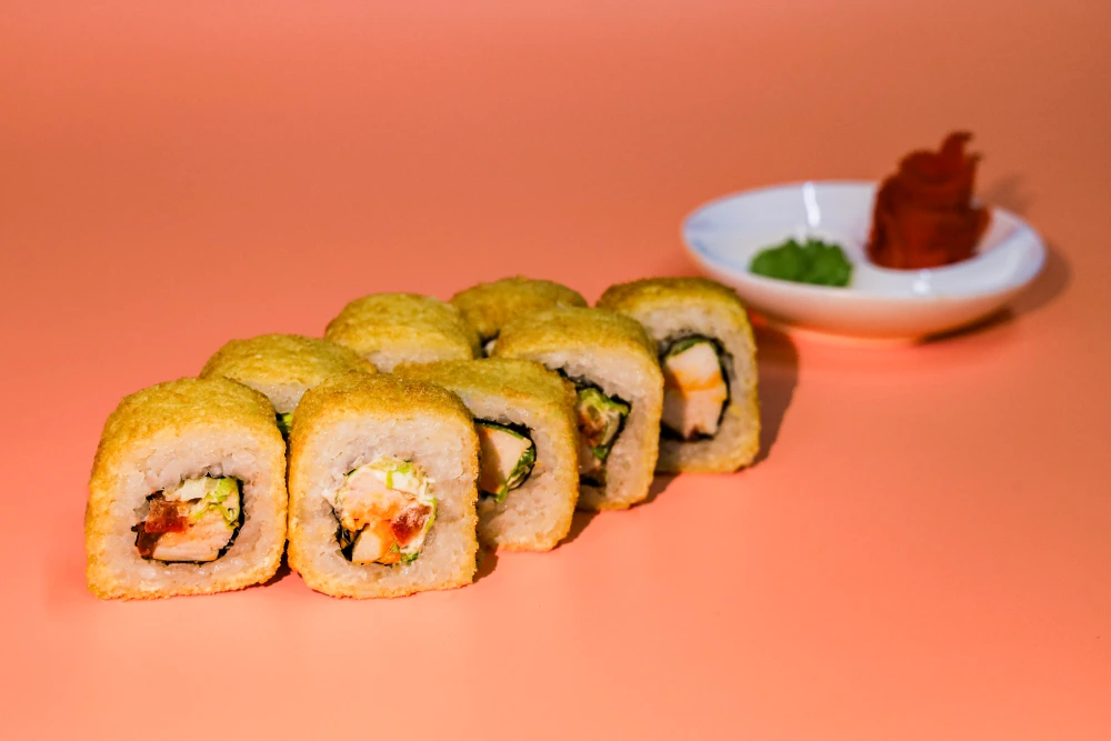 Ролл горячий цезарь