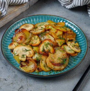 Картофель, жаренный с грибами