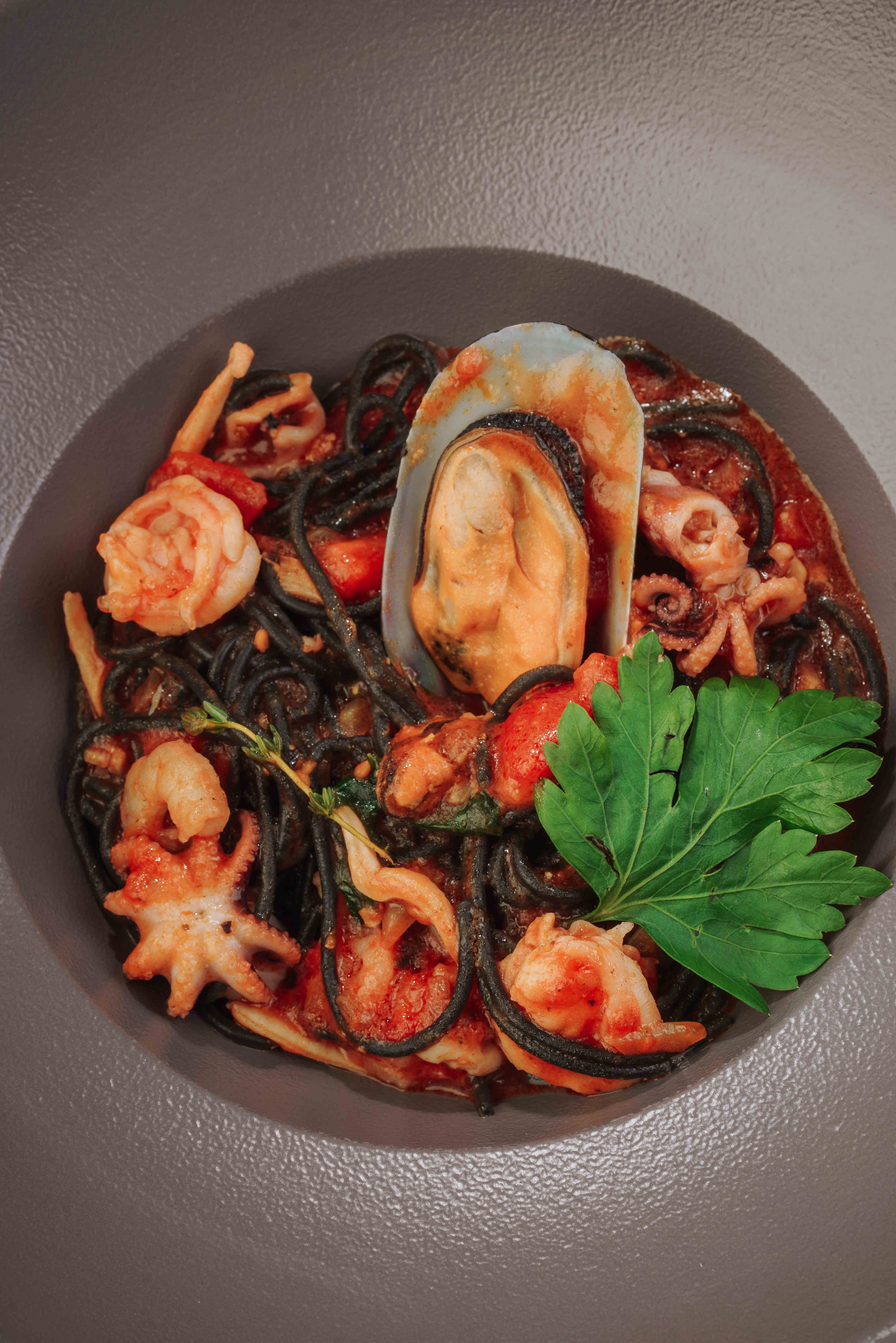 Паста "Неро" с морепродуктами