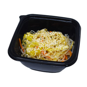 Салат с фунчозой и овощами