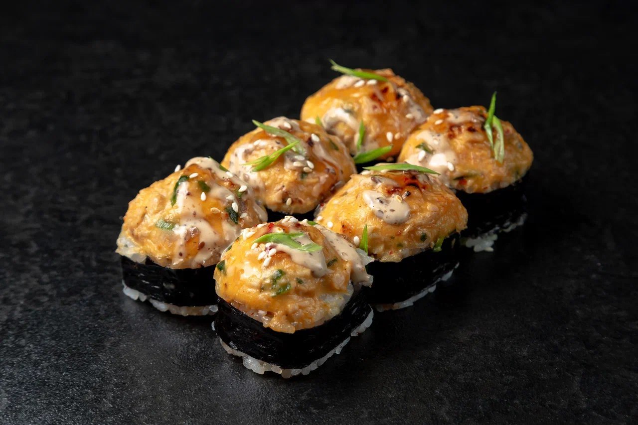 Запеченный ролл с цыпленком 