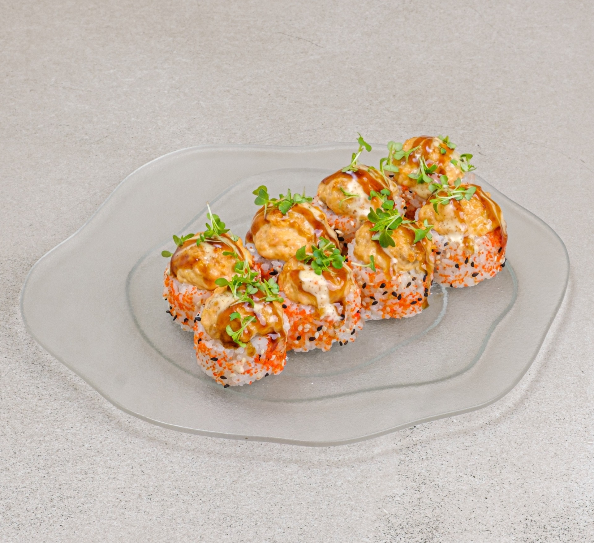 Запеченный ролл с креветкой и лососем