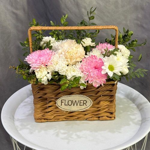 Букет цветов в плетеном ящике (к1962)