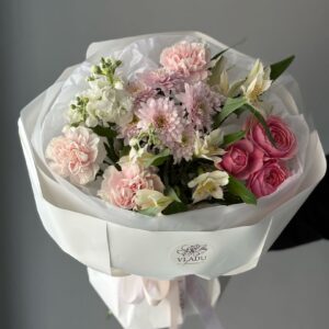 Сборный букет альстромерии с диантусами