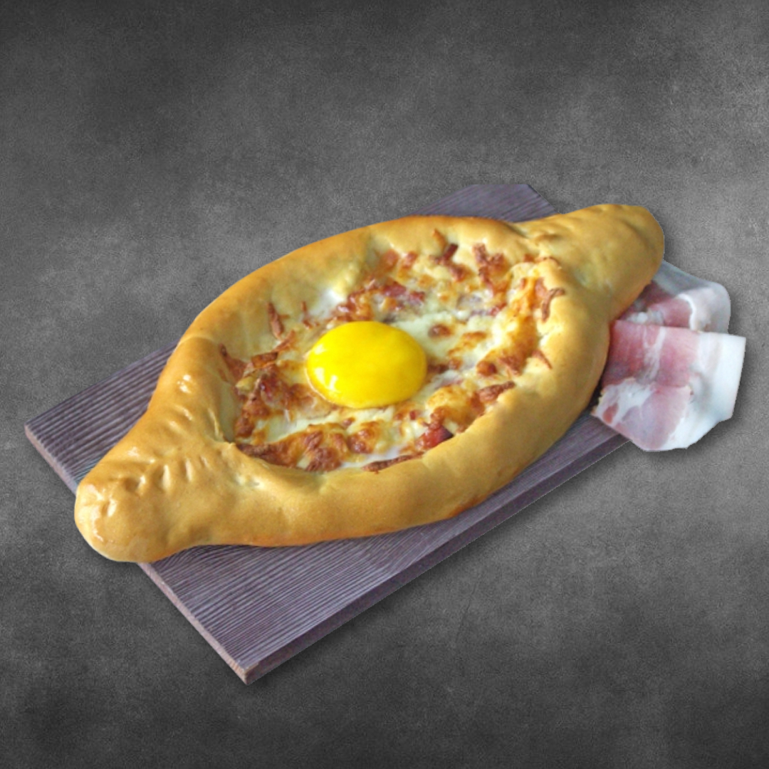 Хачапури по-аджарски с беконом