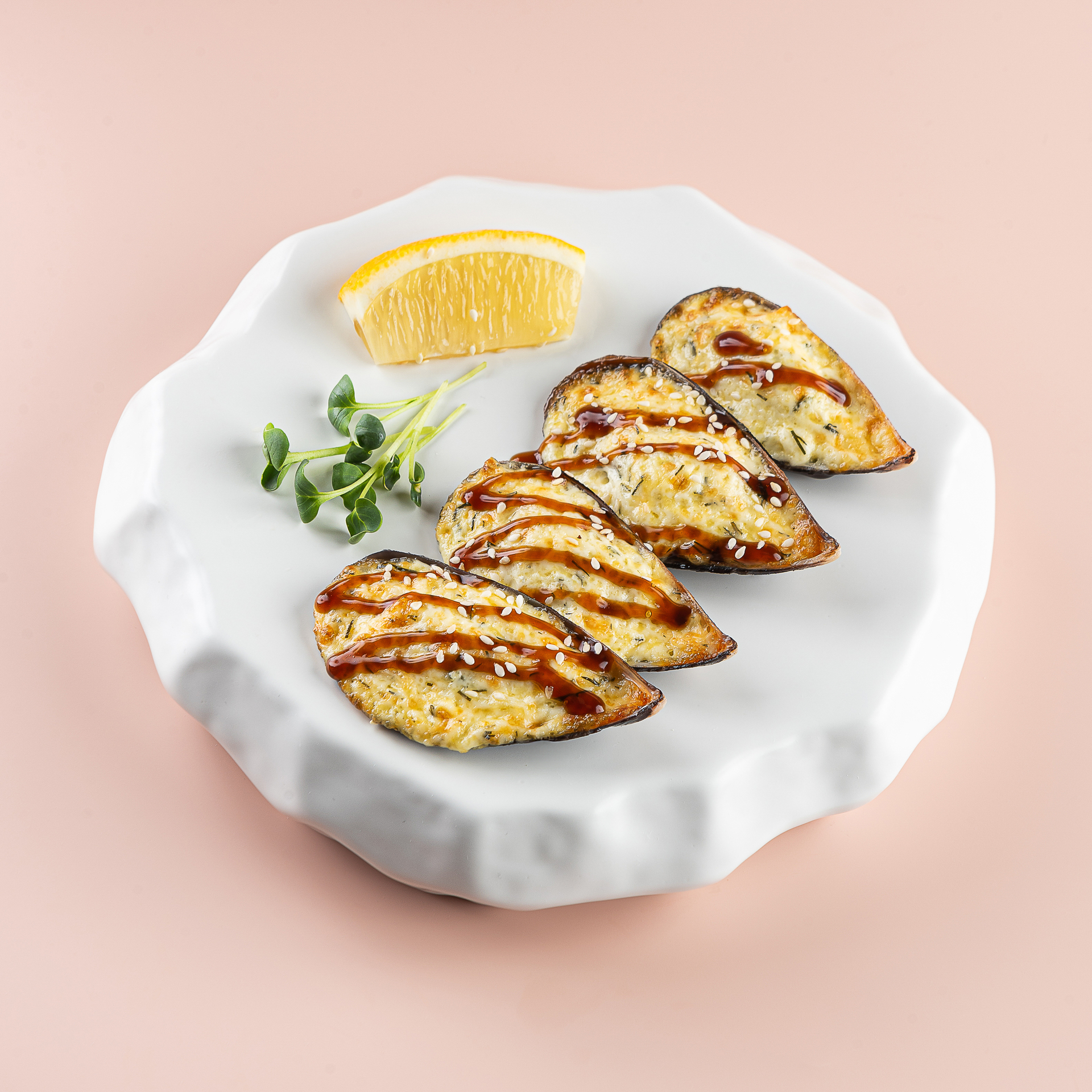 Мидии в чесночно-сырном соусом