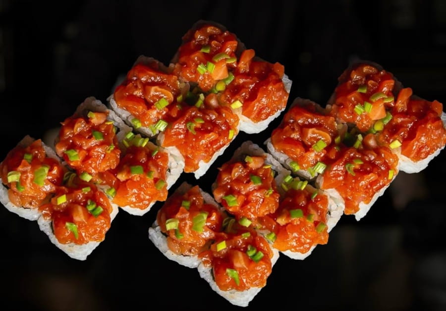 Ролл тартар с лососем (16шт)