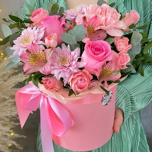 Розовая коробка