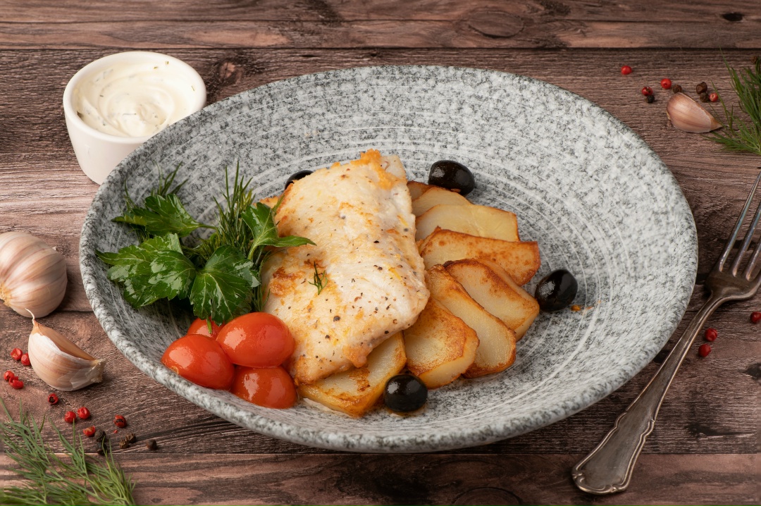 Судак в белом вине с картофлем