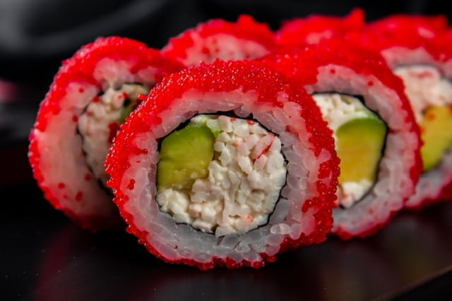 Калифорния с авокадо и крабом