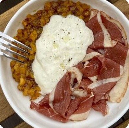 Утка со страчателлой и мостардой из тыквы