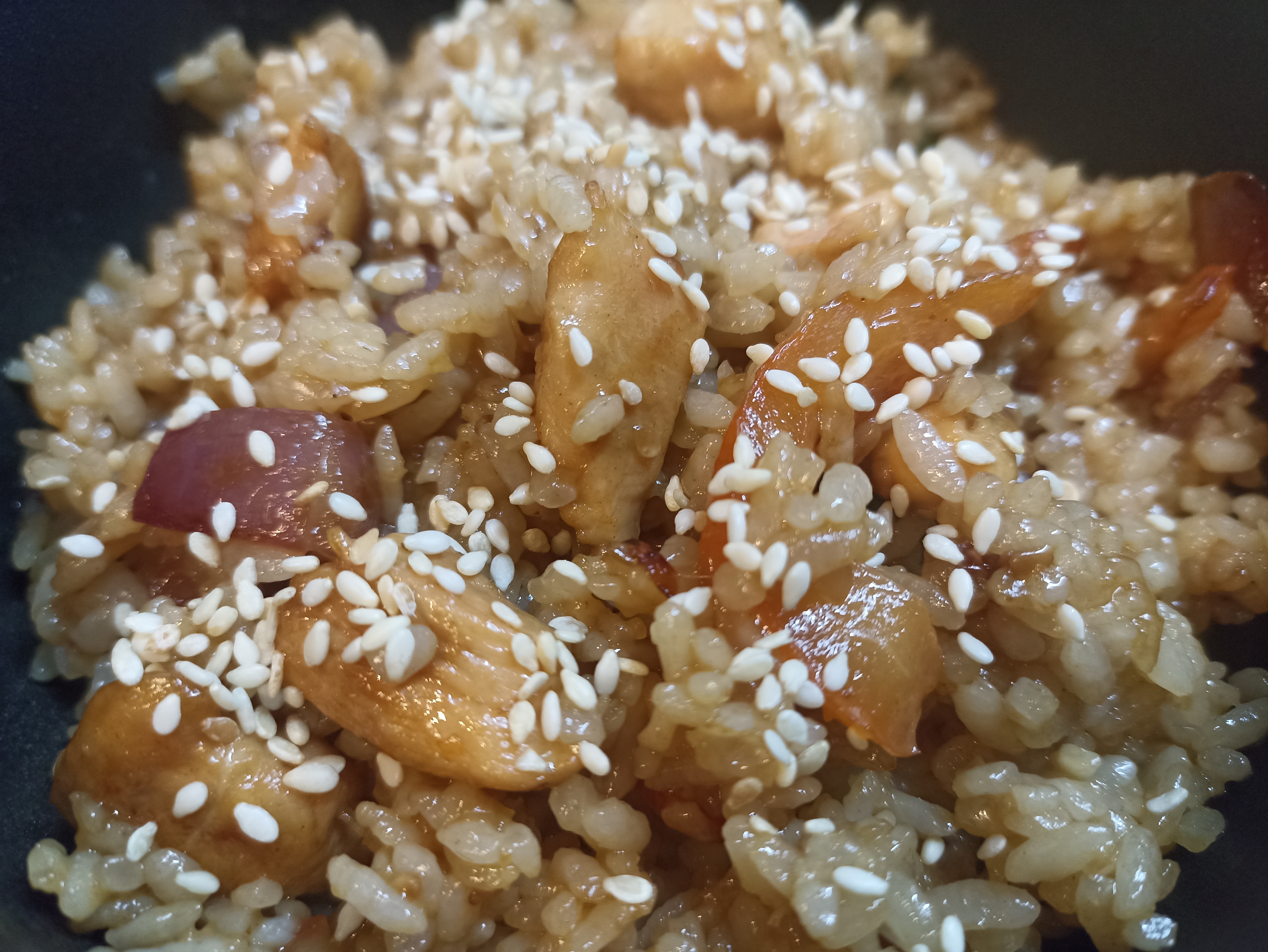 Вок с рисом и курицей