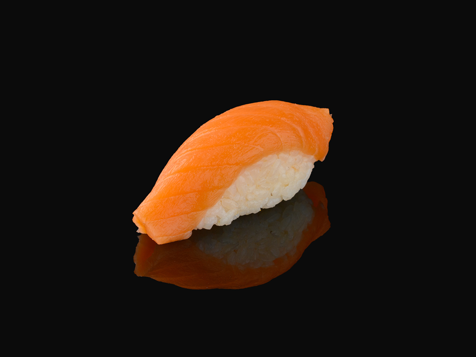 Суши лосось